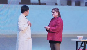 ��ᴴ����ݽ�Ŀ������ЦСƷ ��Ц��ʦ����